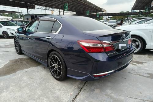 Old 2017 Honda Accord 2.4 A